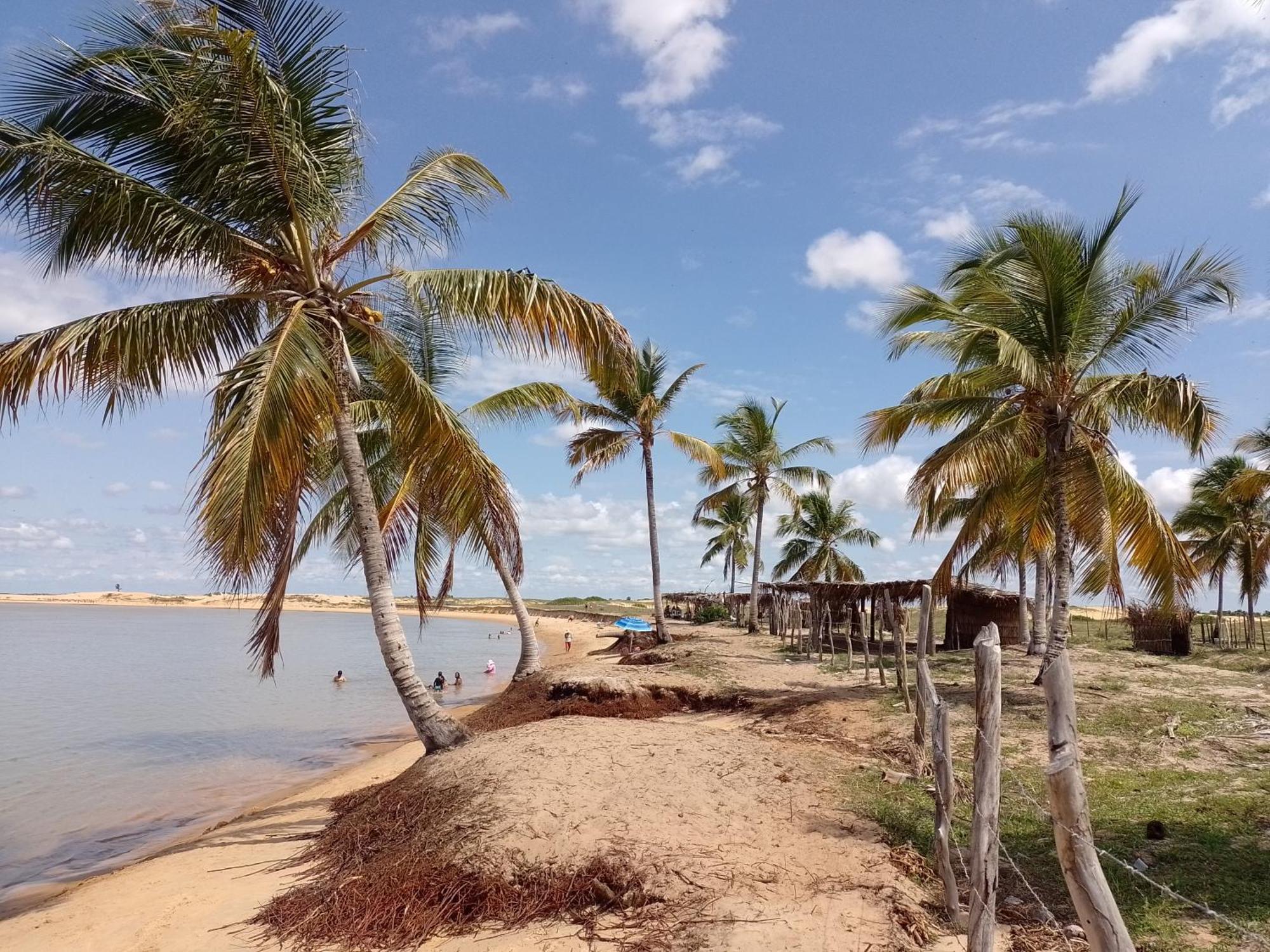 Chale Perto Da Praia Com Duas Suites E Varandao Pacatuba  Exterior photo